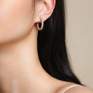 Élégantes boucles d'oreilles C en argent S925 plaqué or 18K avec pierres de moissanite