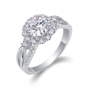 Elegant twisted S925 silver moissanite engagement ring with a brilliant halo design