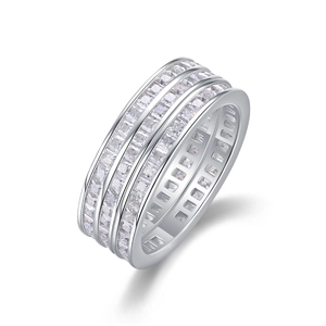 Bague large en argent S925 ornée de trois rangées de moissanites étincelantes taille carrée
