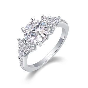 Anello in argento sterling S925 con Moissanite rotonda da 2 carati e decori laterali