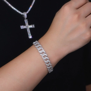 Bracelet cubain en argent S925 style hip hop serti de pierres de moissanite brillantes