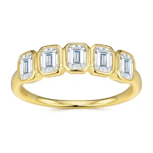 Anello in Argento Sterling 925 Con Moissanite Taglio Smeraldo Placcato Oro 18K Lussuoso Anello a Fascia Rettangolare Da Donna