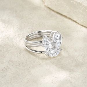 Bague élégante en argent 925 avec trois pierres de moissanite taille marquise serties griffes