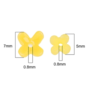 Ciondoli a fiore in resina gialla da 5mm e 7mm per gioielli fai da te con foro da 0,8mm
