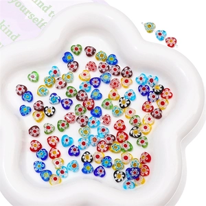 Détail de perles de verre Millefiori en forme de cœur de 8 mm pour la création de bijoux