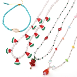 Kit de bijoux en perles colorées DIY avec pendentifs fraise, pastèque et champignon