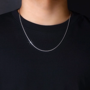 Polished S925 sterling silver twist chain necklace for men on black t-shirt model