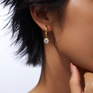 Elegante Creolen aus S925 Sterlingsilber mit D-Farbe Moissanit Anhänger für Damen in Gold