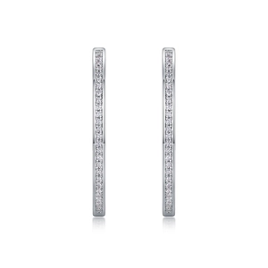 Élégantes créoles en argent sterling S925 serties de pierres moissanite