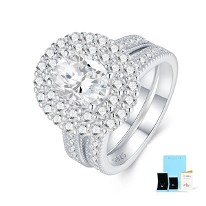 Macro detail of S925 silver moissanite ring set with GRA certificate and gift box