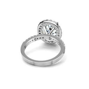 Bague luxueuse en argent S925 avec moissanite de coupe ovale et sertissage halo