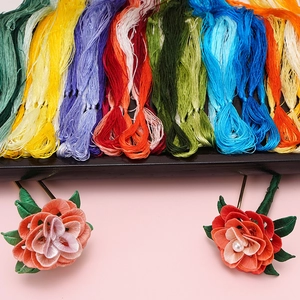 Hilo de seda de morera de 8 colores con horquillas de flores para bordado artesanal DIY