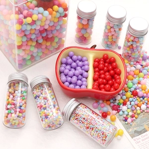 Perles acryliques colorées en bocaux et bol pomme pour création de bijoux DIY