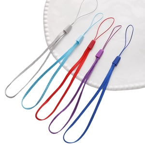 Kleurrijke 17,5 cm polyester lanyards voor DIY armbanden en kettingen op een dienblad