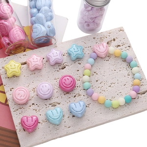 Perline con Faccina Sorridente in Acrilico a Forma di Cuore Stella e Tonda Colori Macaron per Braccialetti e Collane Fai da Te