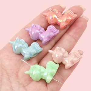 Perles licorne en acrylique 25x26mm avec fini perlé coloré pour bijoux DIY