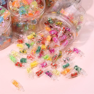 Ciondoli di frutta in resina in mini bottiglie per braccialetti e orecchini fai-da-te