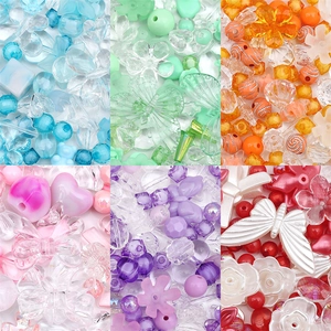 Kit de perles baroque DIY avec formes variées et couleurs vives dans une grille à six cases