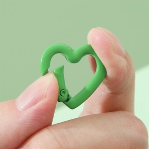 Fermoir en cœur vert herbe en alliage pour création de bijoux DIY et colliers