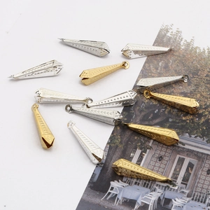 Gold- und silberfarbene, konische Metallanhänger mit strukturierter Oberfläche für DIY-Schmuck