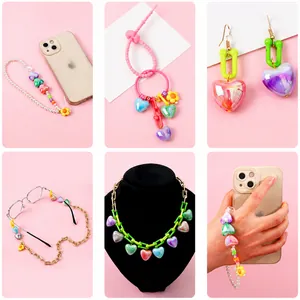DIY Schmuckset mit bunten Acryl-Herzperlen und Perlen für Handyketten und Halsketten