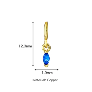 Vista dettagliata del ciondolo in zircone blu taglio marquise con montatura in rame da 12,3 mm