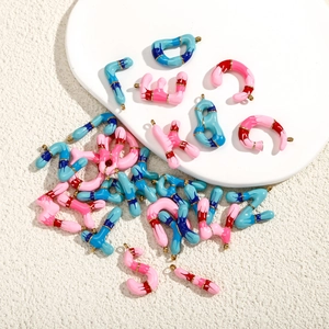 Bunte Emaille Alphabet-Anhänger aus Edelstahl mit lebhaftem Verlaufs-Tropföl-Effekt