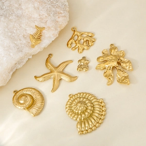 Détails de pendentifs dorés sur le thème marin pour bijoux DIY, étoile de mer et coquillages