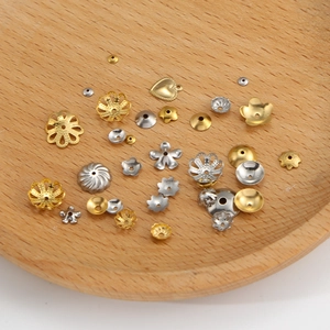 Kit création bijoux avec coupelles de fleurs en or 18K et argent et pendentif cœur
