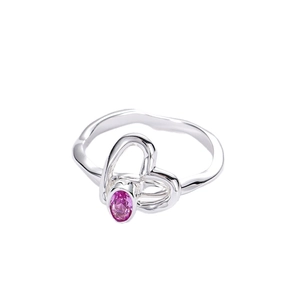 Bague en argent S925 avec cœur évidé et zircon rose sur un anneau ondulé pour femme
