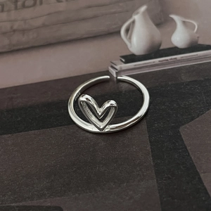 Polished S925 sterling silver minimalist open ring with a 3D hollow heart element