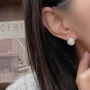 Elegant S925 sterling silver hemispherical stud earrings with ice-crushed geometric texture