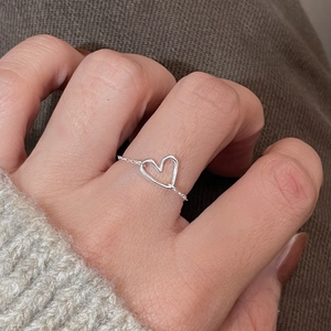 Minimalist 925 sterling silver heart pull-chain adjustable ring for women on hand