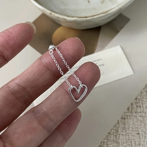 Adjustable S925 sterling silver heart chain ring with dainty dangling bead for women