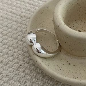 Minimalist S925 sterling silver open ring featuring a unique polished double sphere design