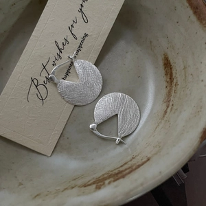 Brushed S925 sterling silver geometric round hoop earrings with minimalist cutout design