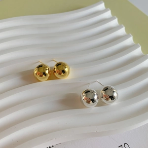 Elegant 925 sterling silver minimalist round stud earrings set in gold and silver finish