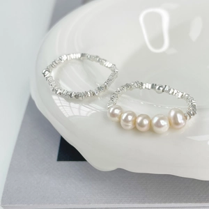 Minimalist S925 sterling silver beaded ring set with five round white natural pearls