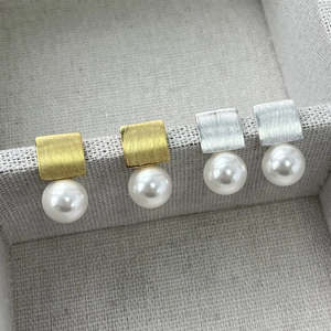 French vintage S925 silver square pearl earrings with brushed metal finish in gold and silver
