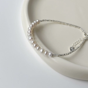 Elegant S925 silver beaded bracelet with natural freshwater pearls and heart charm