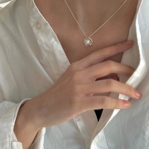 Minimalist S925 sterling silver necklace with hollow irregular freshwater pearl pendant