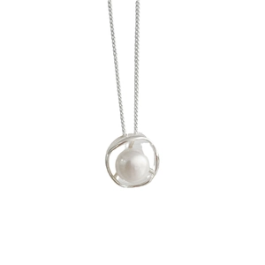 Minimalist S925 sterling silver necklace with hollow geometric freshwater pearl pendant