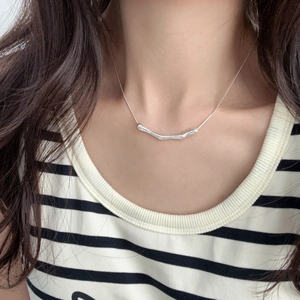 Minimalist S925 sterling silver snake chain necklace with irregular bar pendant on model