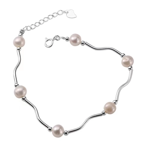 925 silver wavy chain bracelet featuring natural freshwater pearls and heart charm tail