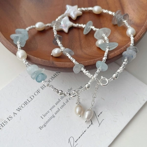 Bracciale di perle barocche a stella con pietre acquamarina e catena regolabile in argento S925