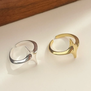 Minimalist S925 sterling silver open rings in gold and silver with modern sharp design