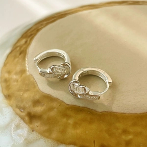 S925 sterling silver knot earrings with pavé zircons in a french luxury design