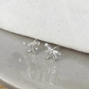 Boucles d'oreilles Nœud Doux Avec Tige en Argent Sterling 925 Style Ruban Délicat Bijoux en Argent Simple Pour Femmes