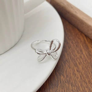 Elegant S925 sterling silver bow ring with adjustable open design for daily wear