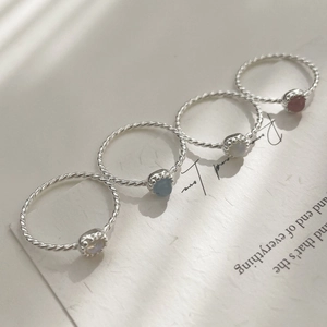 Lot de quatre bagues torsadées en argent S925 avec pierres précieuses en cristal naturel